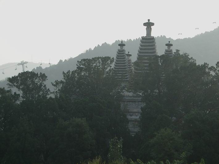 碧云寺里的白塔