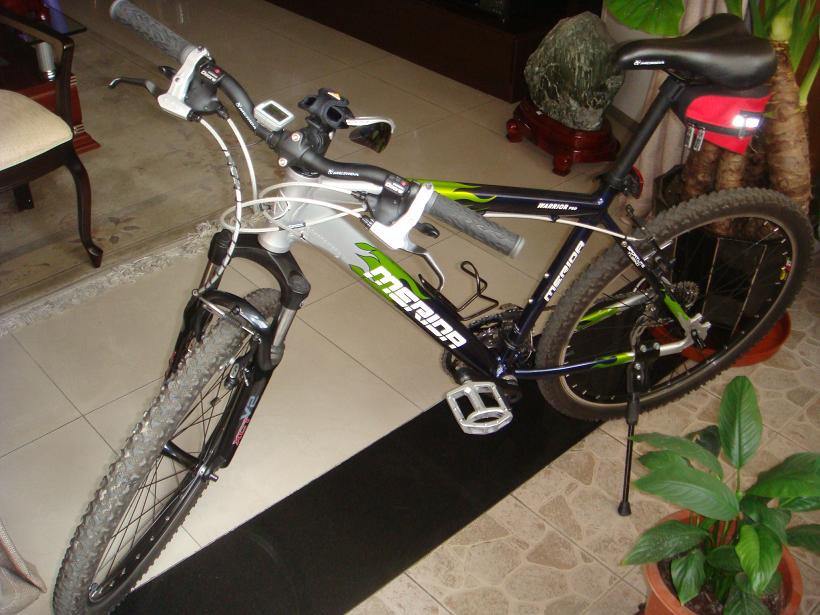 升级后的爱车.貌似轮胎变旧了很多