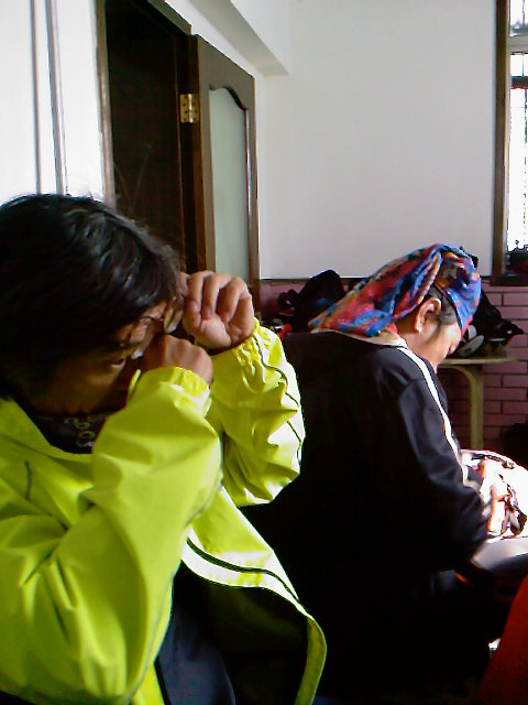 他们两在干吗呢