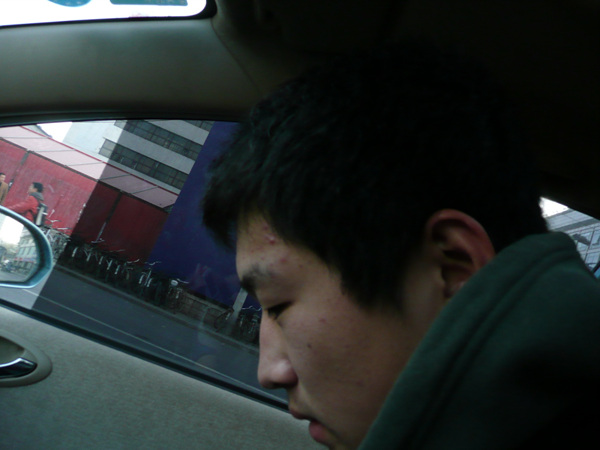 低头思考比赛战术的鬼太阳