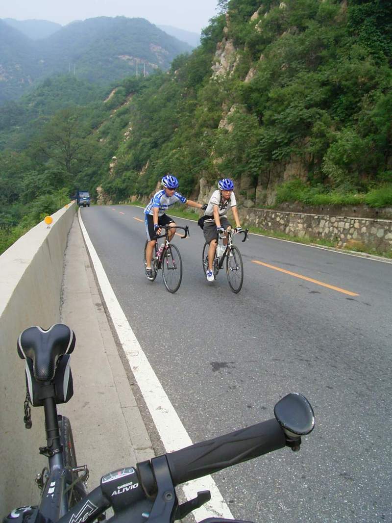 我朋友终于没劲了..一路被我推上去的-。-