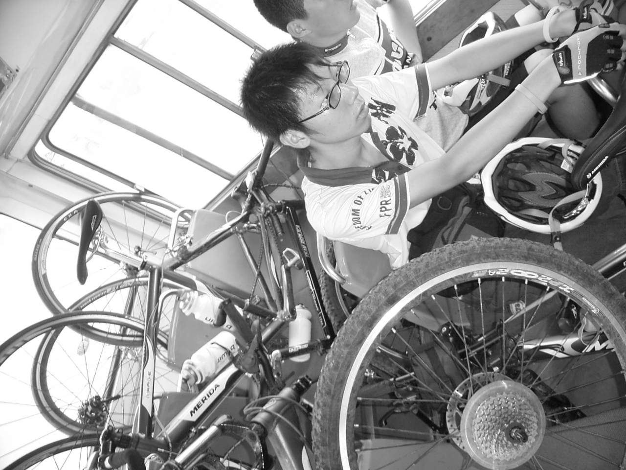 本来我不想出台！！！他们逼我出台....555