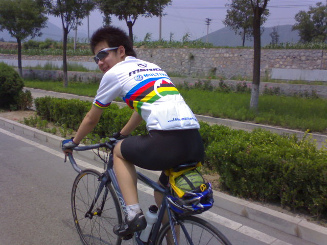 小样你美什么！