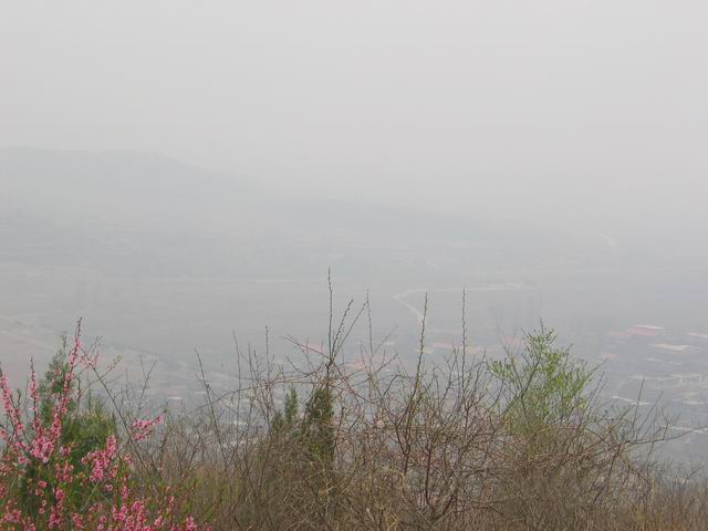 往下看，那天有雾