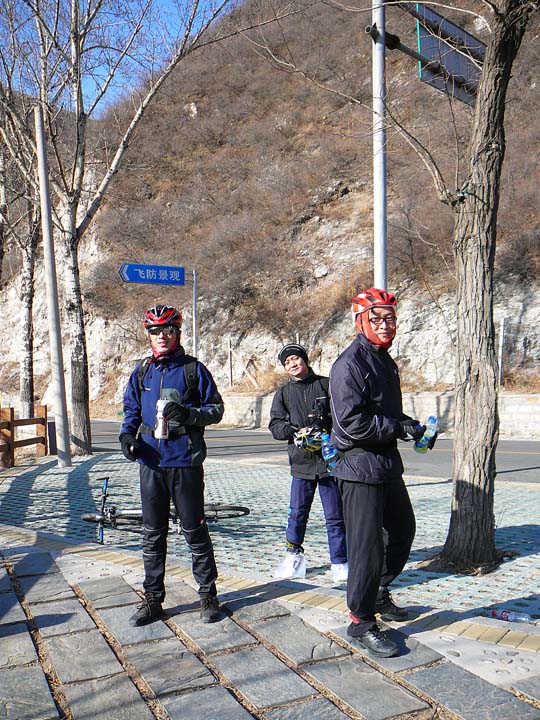 帅哥们，瞅这里！