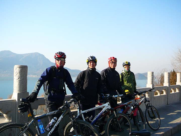 十三陵水库留影