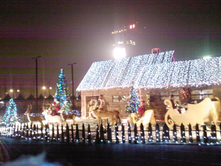 远远的看，像是批着雪的小房子