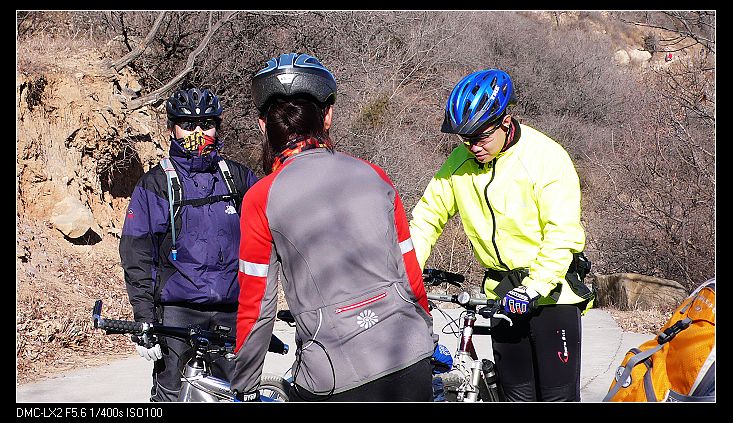 晃晃一直很严肃