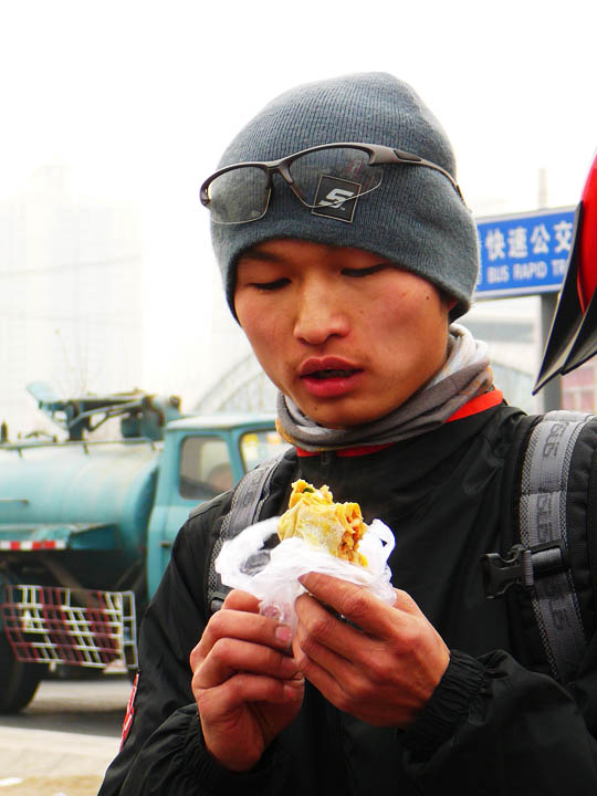 暗恋，对车子无时无刻都在进行严酷摧残的人，修车动手能力极强