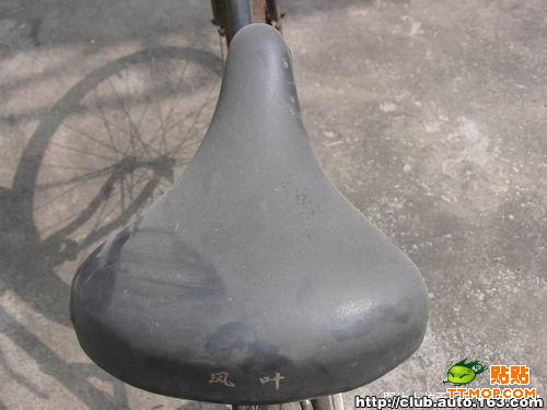 “符合人体工程学的座位，特制的灰尘可以吸收屁股在剧烈运动时流出的汗液，防止滑落……” ...