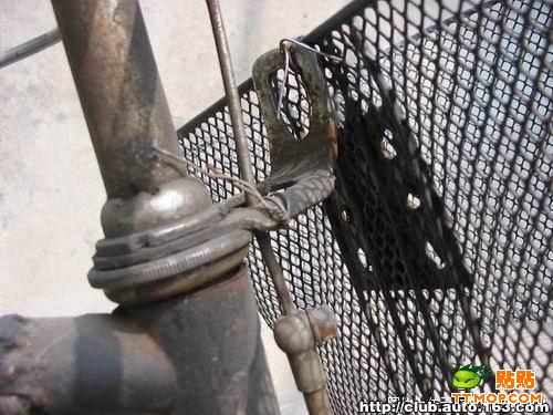 “采用铅丝扎结，适合普通大众手动安装”