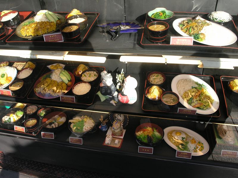 街头的食物展示