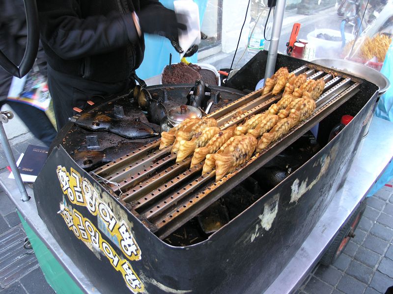 中间有豆馅的小鱼饼