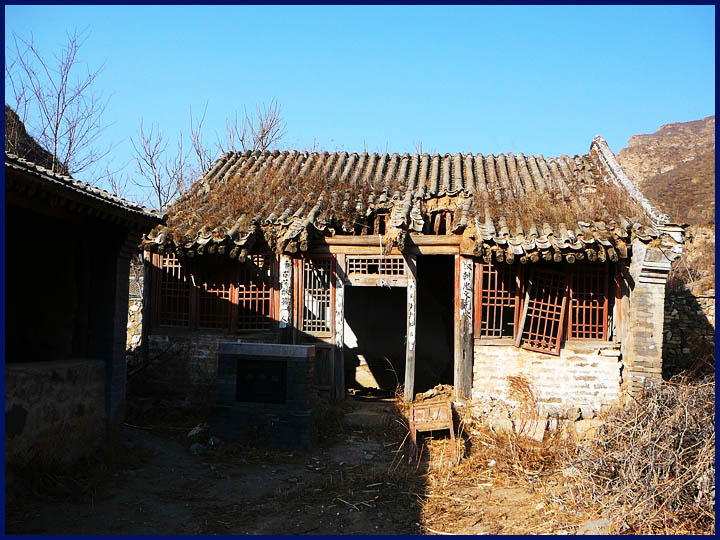 已经破败不堪的关帝庙