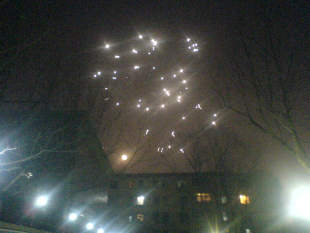 仔细找找也能找到月亮，哈哈