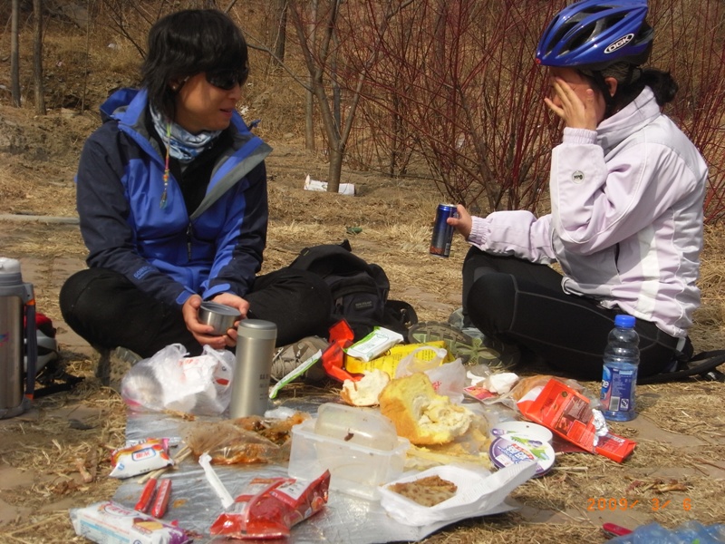 嘿嘿~就不让你吃~饿着~