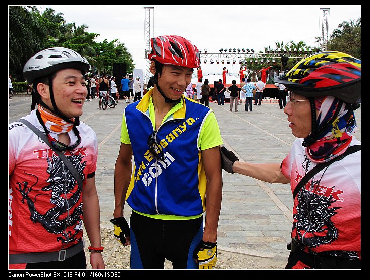 大个，哈尔滨人，组织三亚车友为我们饯行