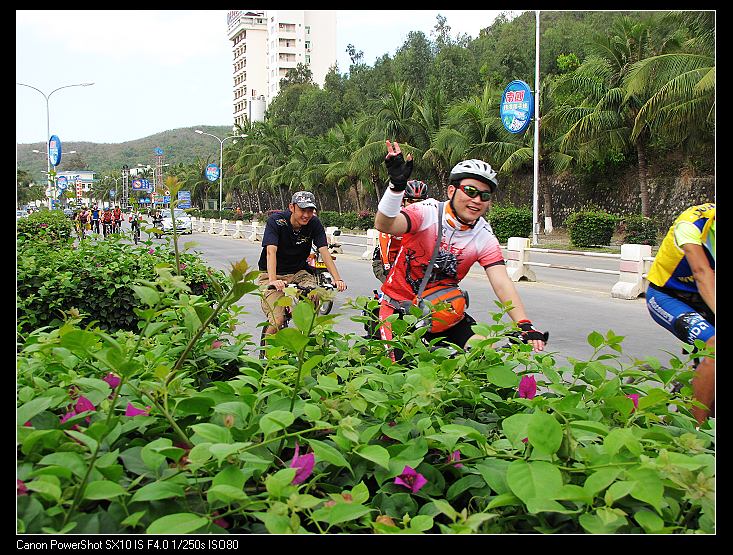 队员之一     小李24岁