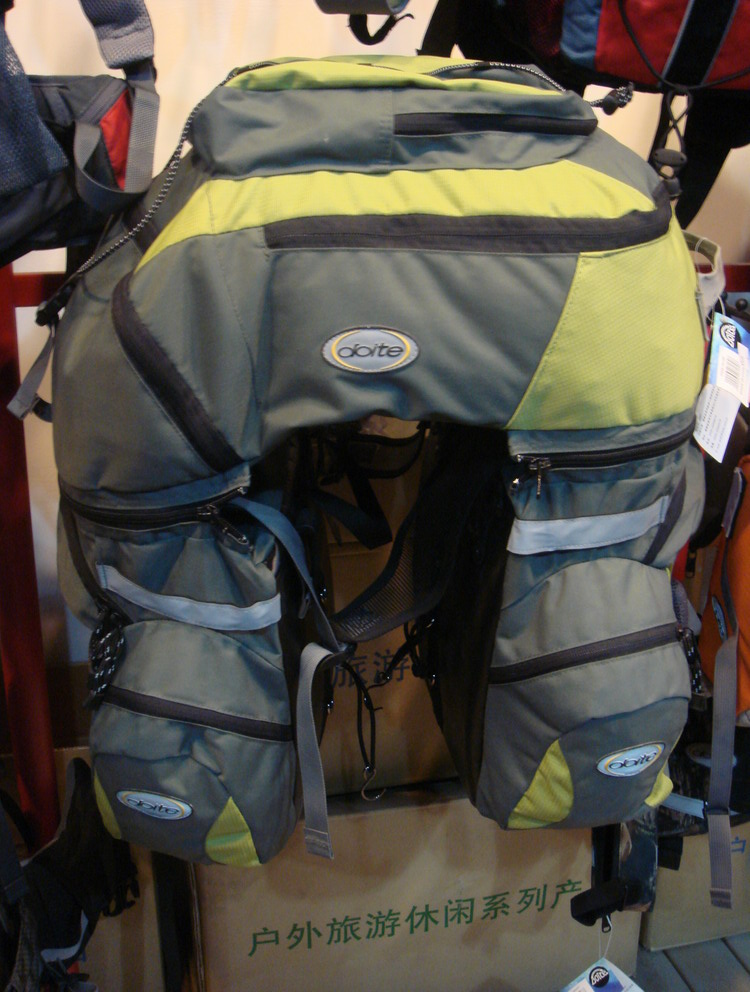 超大驼包。现在6折。310多元。