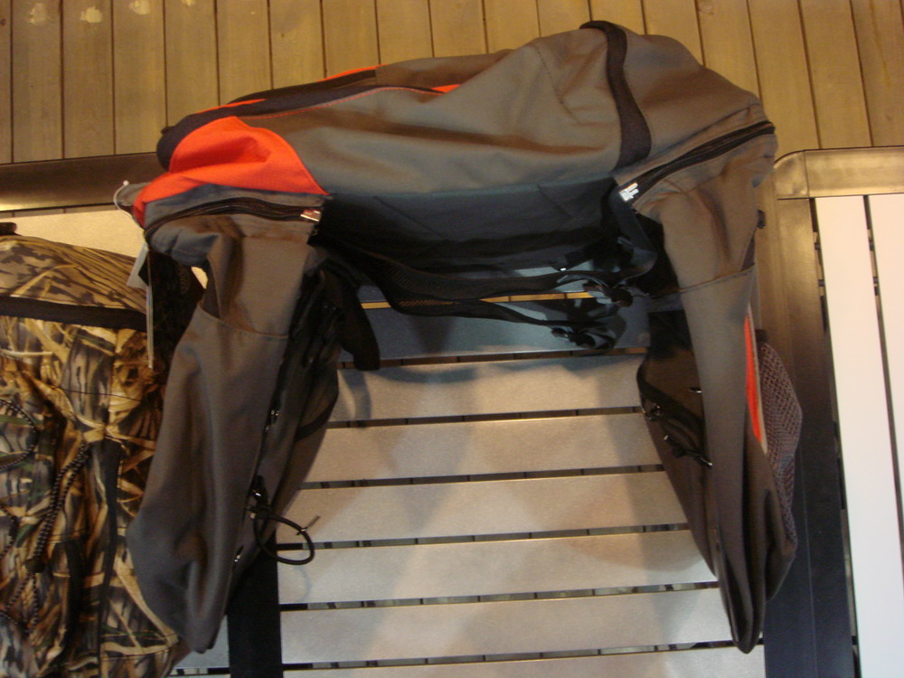 超大驼包。现在6折。310多元。