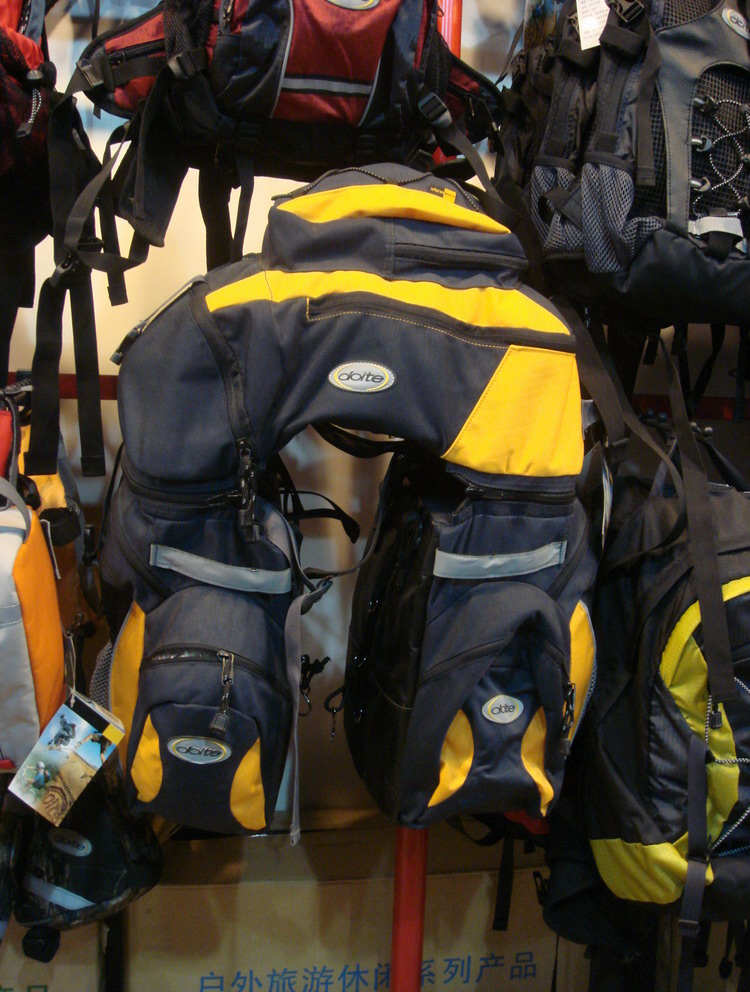 超大驼包。现在6折。310多元。