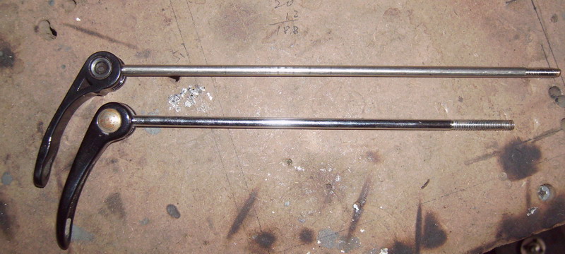 原有的快拆杆肯定是不够长了，用304不锈钢棒做一个。