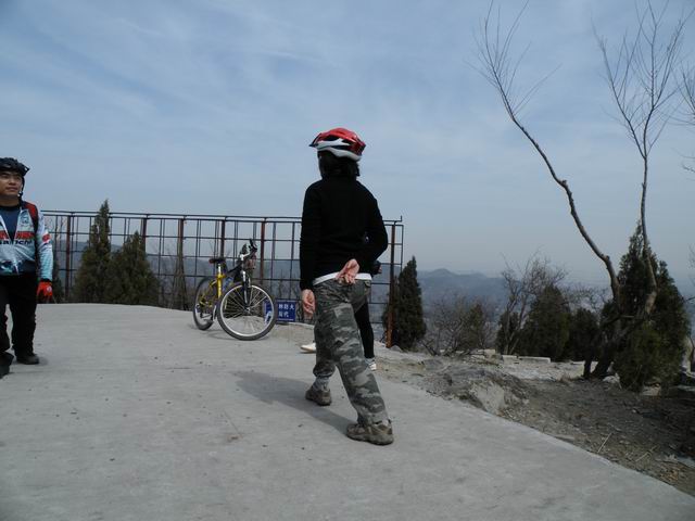 运动之后要抻抻腿，大家跟我做~~~