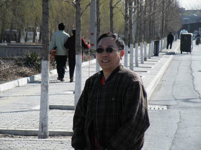 前一天跟我电话联系的空降部队——老刘