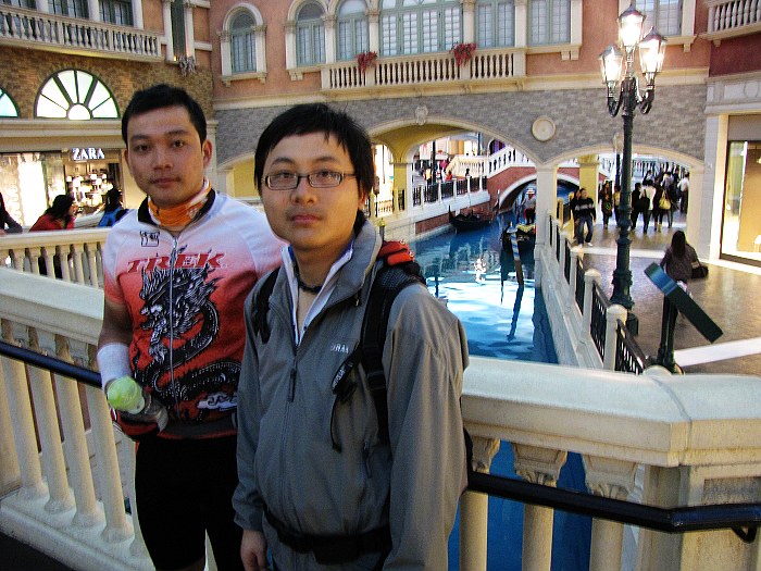 北京车友晨晨与珠海子瑜合影