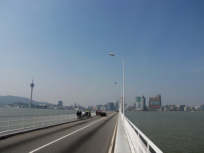 澳门大桥整整走了半个小时