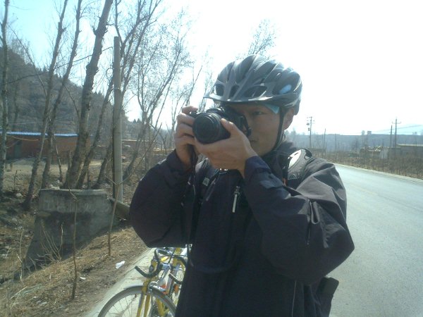 想偷拍？抓现行，嘿嘿