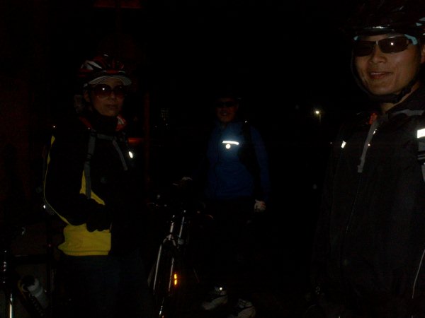 骇客帝国，晚上也要戴墨镜