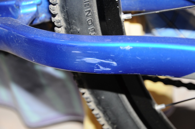 在车上算是比较大的划痕了