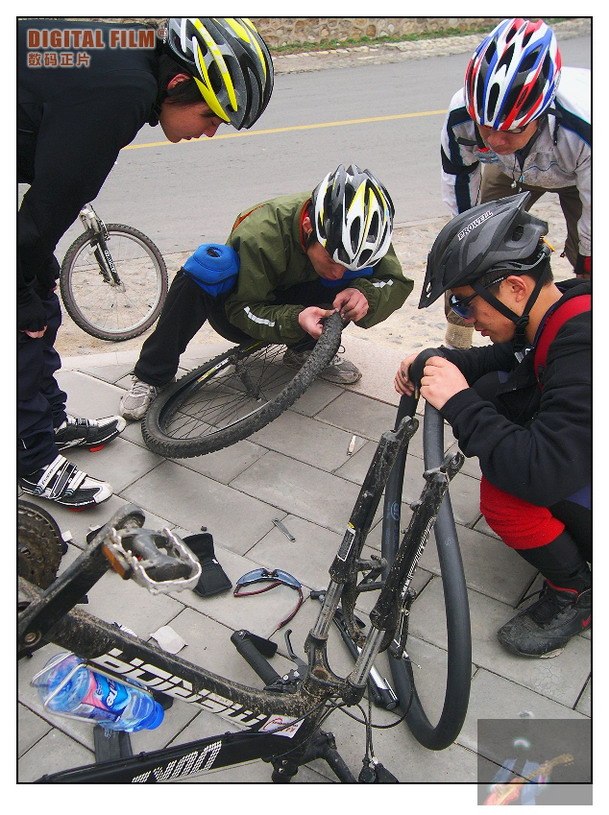 围观的群众。。。