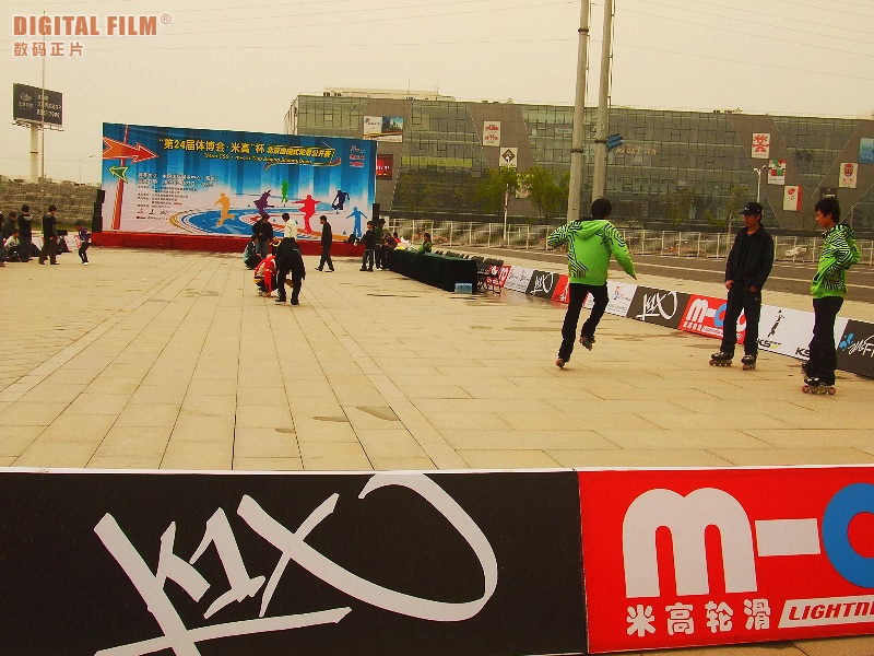 轮滑比赛还未开始。。