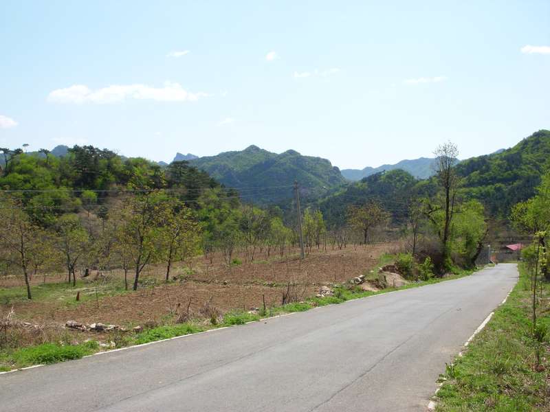 看到远处的房子