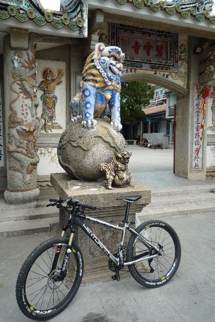 碧雲寺，很累就沒進去逛了