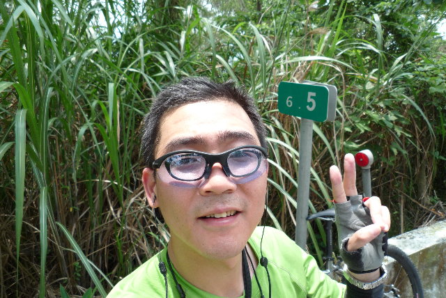 這裡沒有人，只能自拍了...