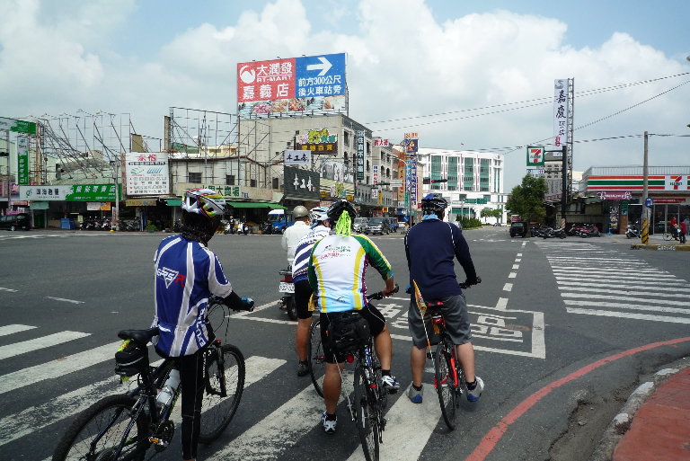 吃完再出發...再去吃其他的東西