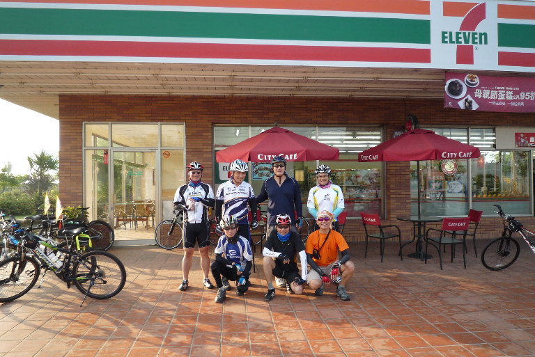 出發前合照 感謝路人甲幫忙拍照