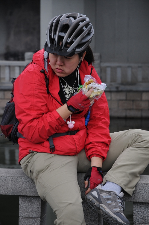 先来张不看镜头的