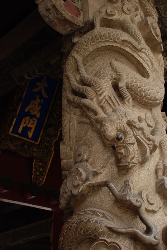 龙柱1.jpg