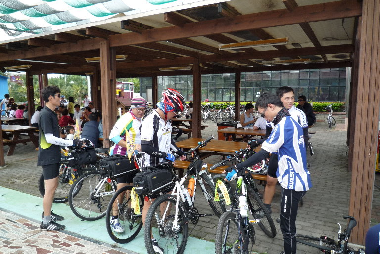 到台灣糖業南靖廠買冰棍....