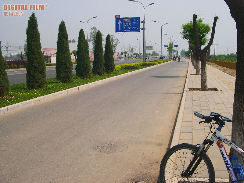 看到琉璃庙的公里数，很长