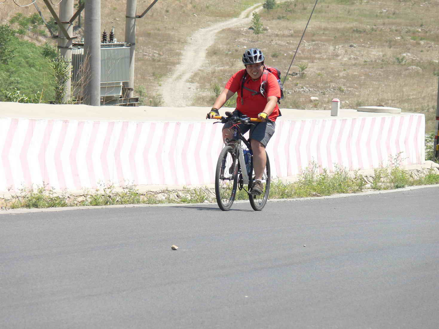 馄饨大哥悠闲地上来了