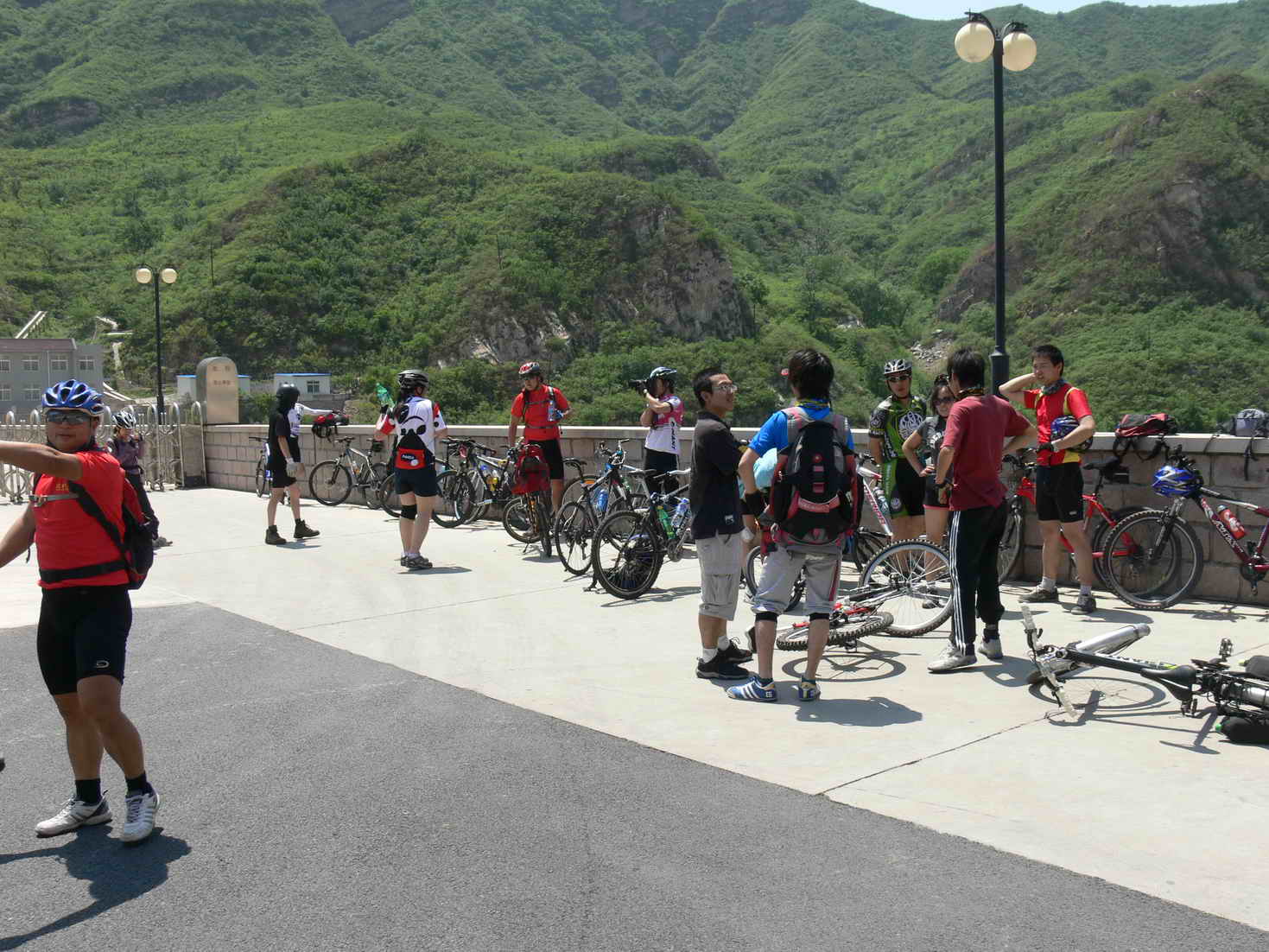 豪客在指挥：照下面的，其实俺都照了好几张了……