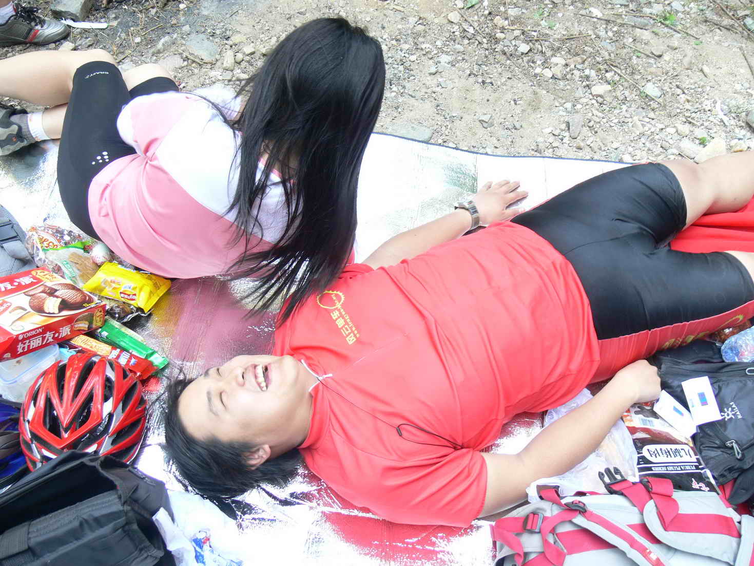 这个肚子当枕头，舒服啊！