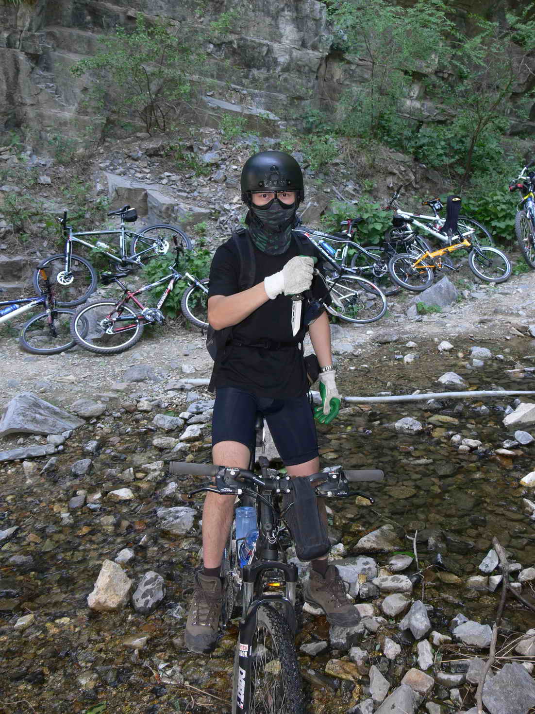 连续看这三张，我不会做动画，凑合欣赏本次活动最cool的，塔利班！