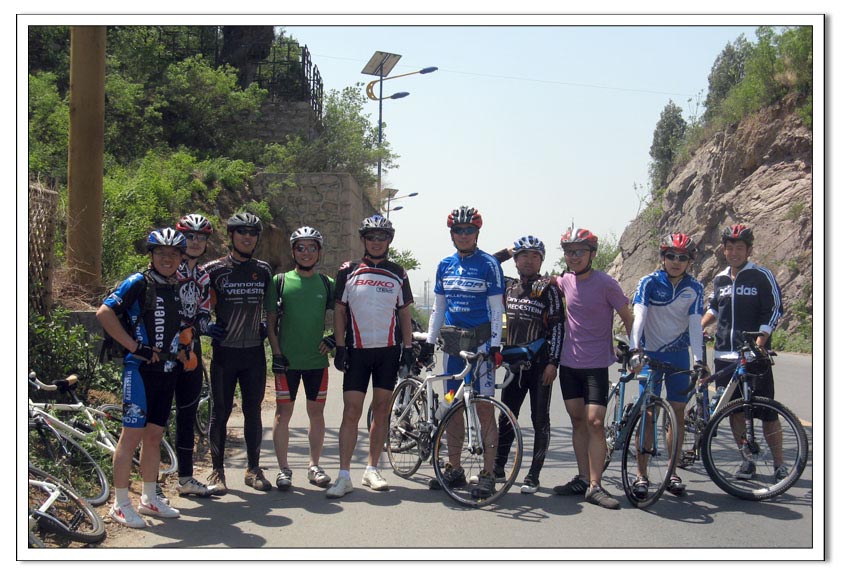 环水库前合影，感谢拖把带路