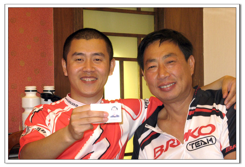 石亮大哥今年57岁，你们看像吗？